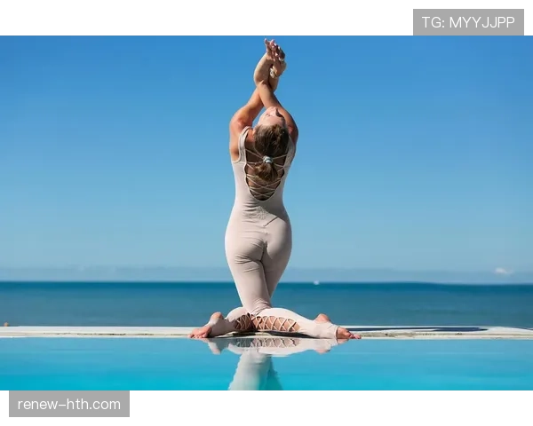 杜丽训练完顺手啃个苹果，这自律程度真不是一般人能扛住的