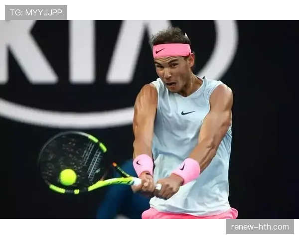 纳达尔又晒家庭照，门口那台车比我两年工资还贵